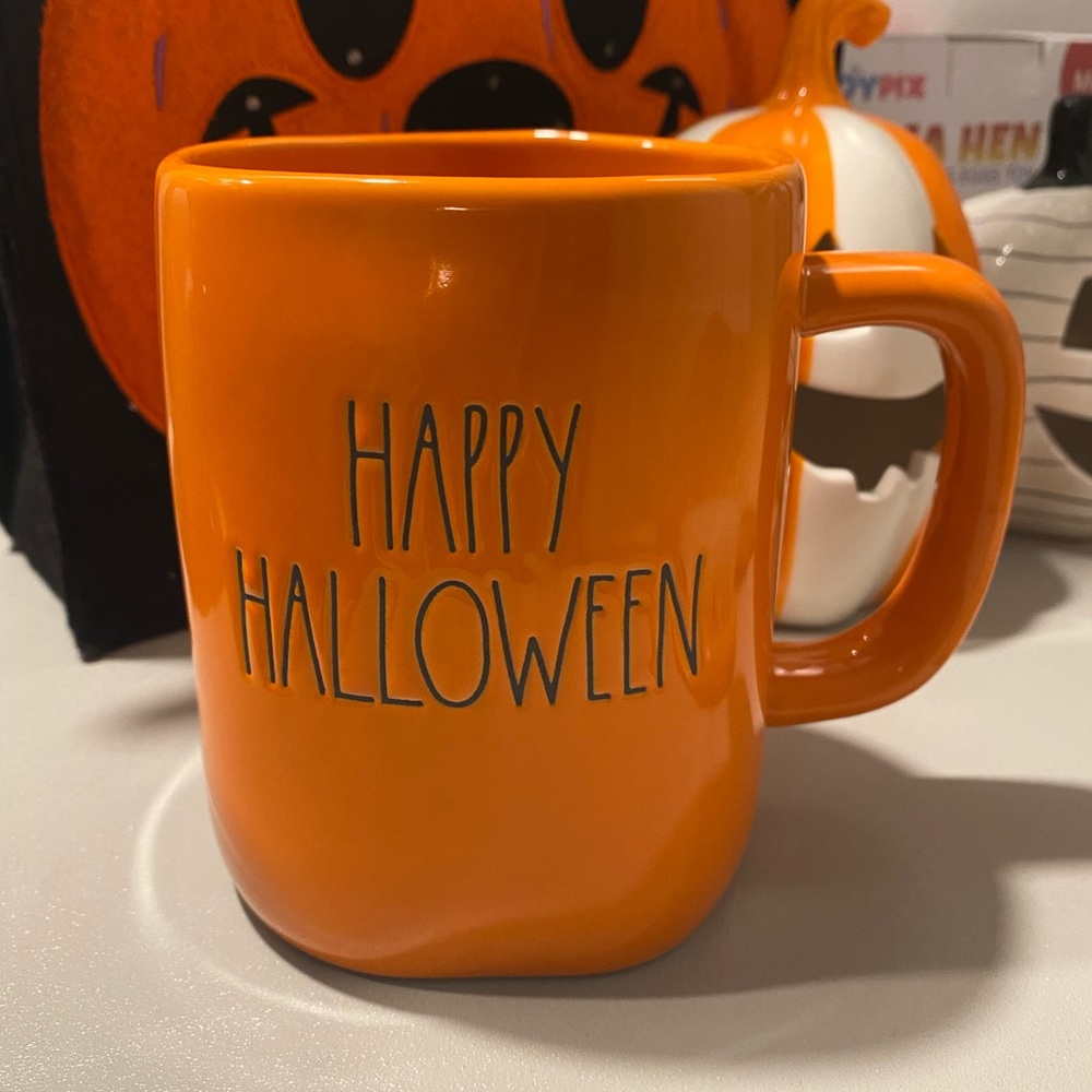 Rae Dunn Happy Halloween mug 🎃